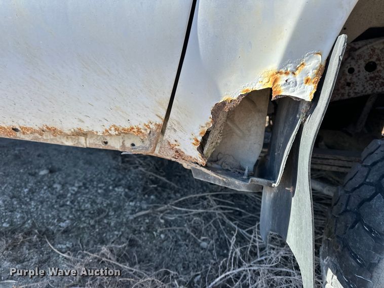 image for item FG2580 2002 Ford F-350 fertilizer delivery truck