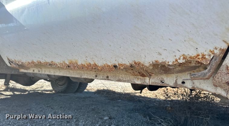 image for item FG2580 2002 Ford F-350 fertilizer delivery truck