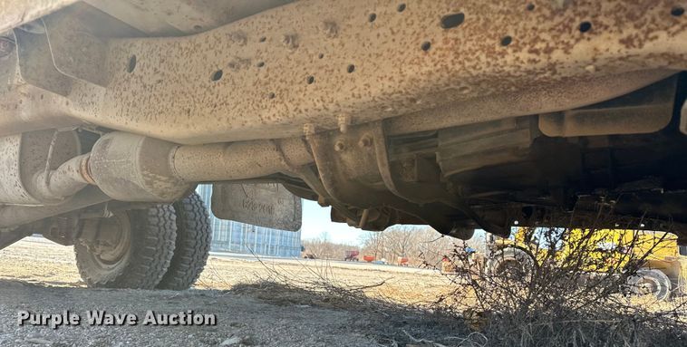 image for item FG2580 2002 Ford F-350 fertilizer delivery truck