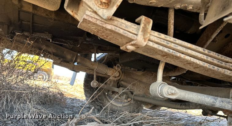 image for item FG2580 2002 Ford F-350 fertilizer delivery truck