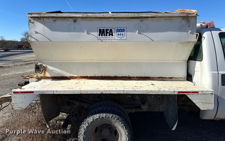image for item FG2580 2002 Ford F-350 fertilizer delivery truck