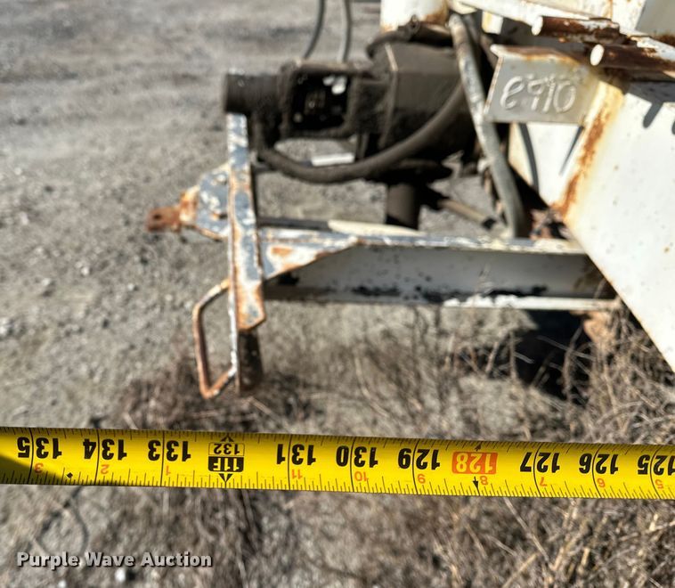 image for item FG2580 2002 Ford F-350 fertilizer delivery truck