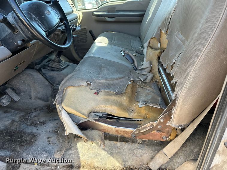 image for item FG2580 2002 Ford F-350 fertilizer delivery truck