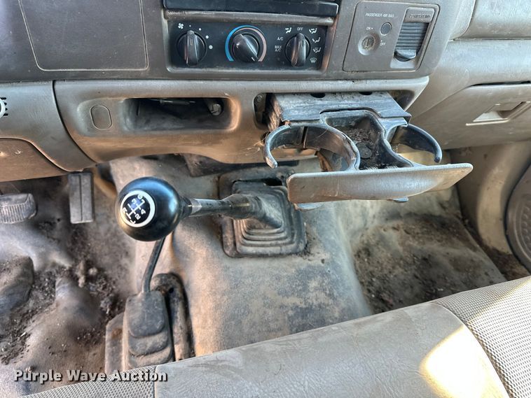 image for item FG2580 2002 Ford F-350 fertilizer delivery truck