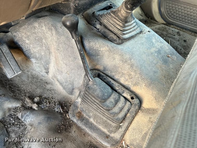 image for item FG2580 2002 Ford F-350 fertilizer delivery truck