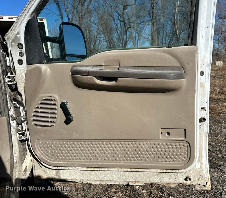 image for item FG2580 2002 Ford F-350 fertilizer delivery truck