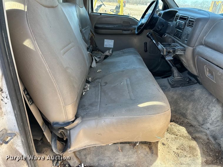 image for item FG2580 2002 Ford F-350 fertilizer delivery truck