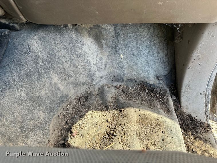 image for item FG2580 2002 Ford F-350 fertilizer delivery truck