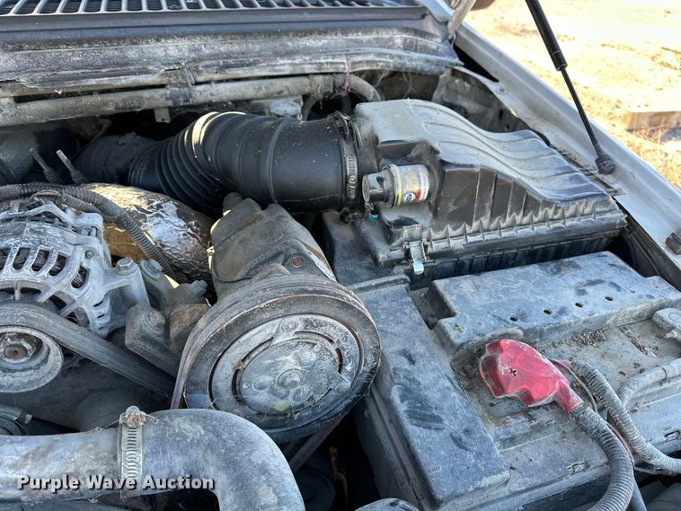 image for item FG2580 2002 Ford F-350 fertilizer delivery truck