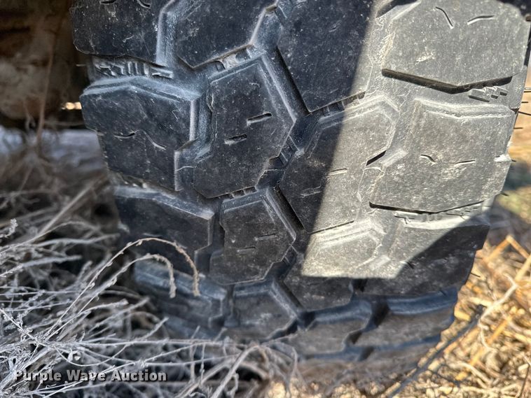 image for item FG2580 2002 Ford F-350 fertilizer delivery truck