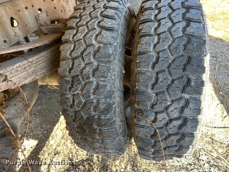 image for item FG2580 2002 Ford F-350 fertilizer delivery truck