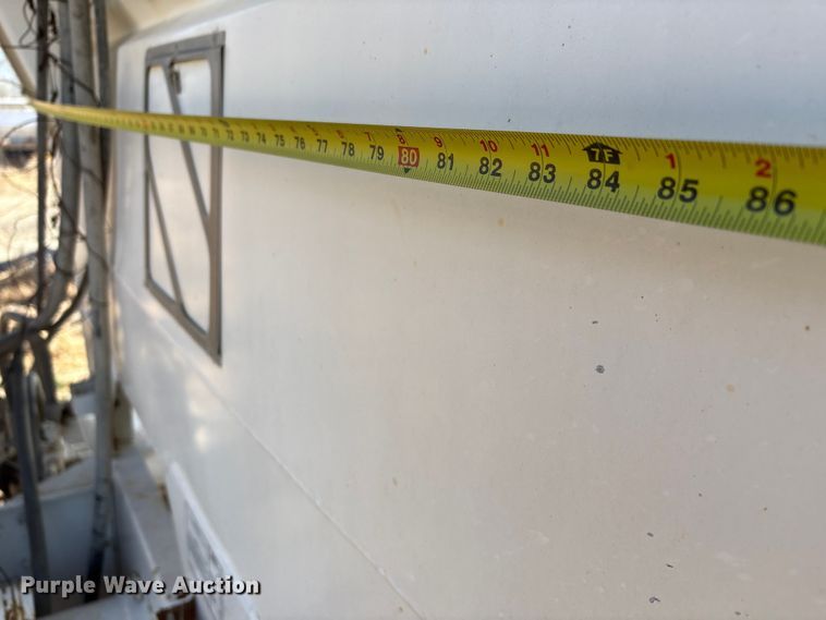 image for item FG2589 1999 International 9100 fertilizer delivery truck