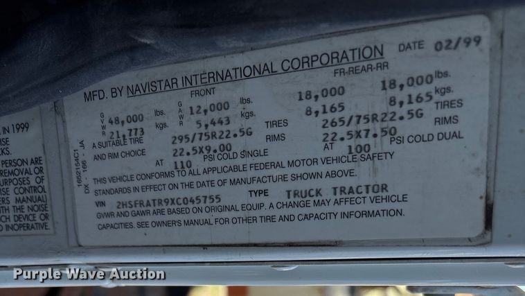 image for item FG2589 1999 International 9100 fertilizer delivery truck