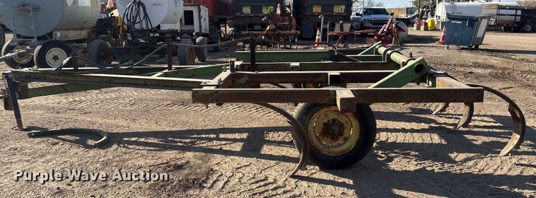 image for item FG2670 John Deere 1600 chisel