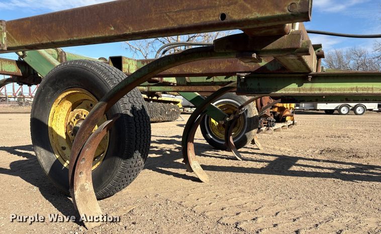 image for item FG2670 John Deere 1600 chisel