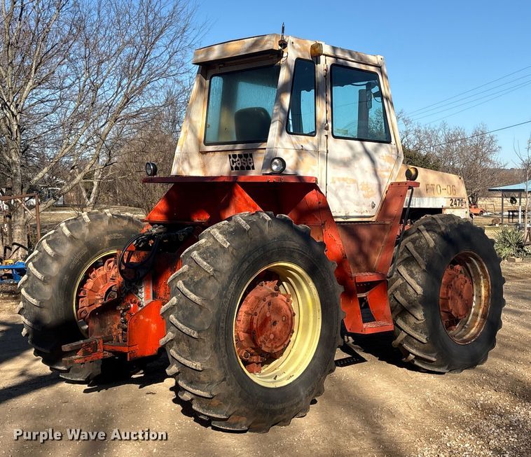 image for item FI0128 Case 2470 tractor