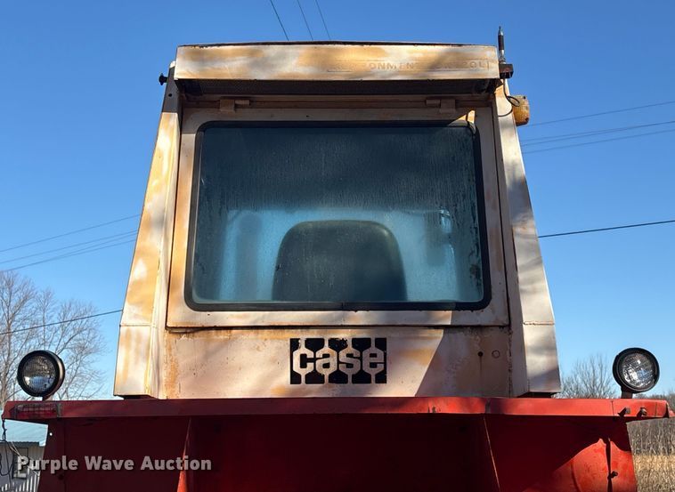 image for item FI0128 Case 2470 tractor