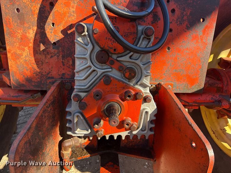 image for item FI0128 Case 2470 tractor