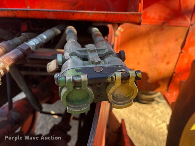 image for item FI0128 Case 2470 tractor