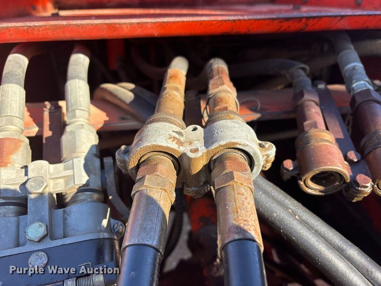 image for item FI0128 Case 2470 tractor