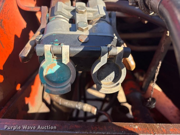 image for item FI0128 Case 2470 tractor