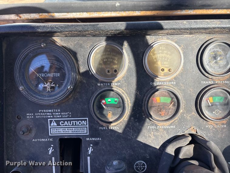 image for item FI0128 Case 2470 tractor