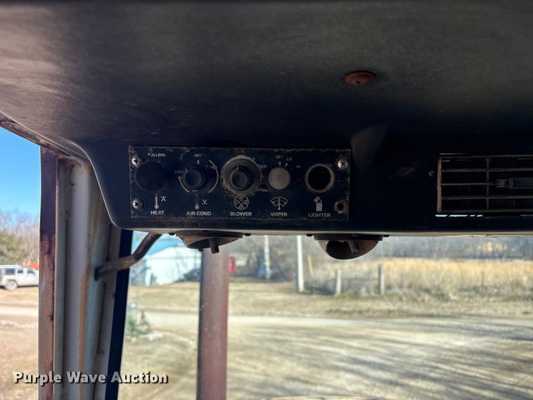 image for item FI0128 Case 2470 tractor