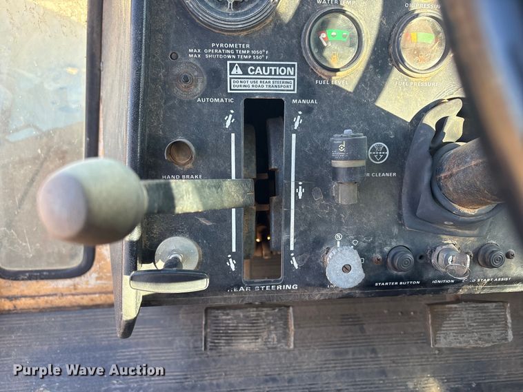 image for item FI0128 Case 2470 tractor