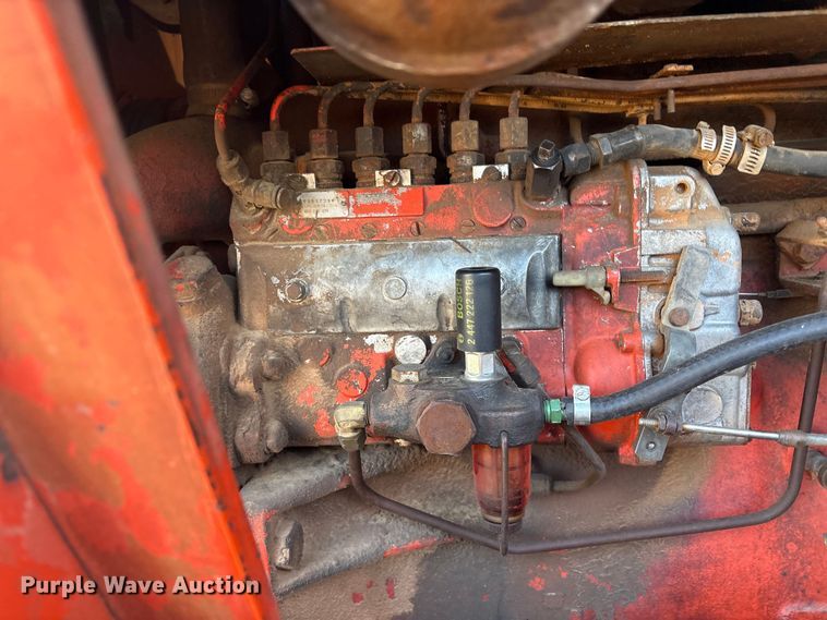 image for item FI0128 Case 2470 tractor