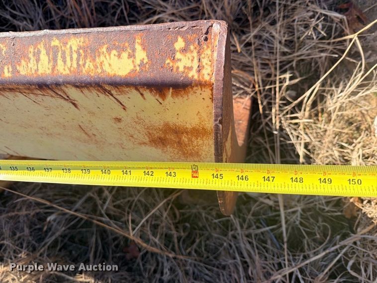 image for item FI0128 Case 2470 tractor