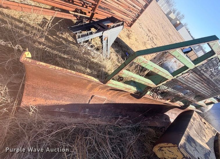 image for item FI0128 Case 2470 tractor