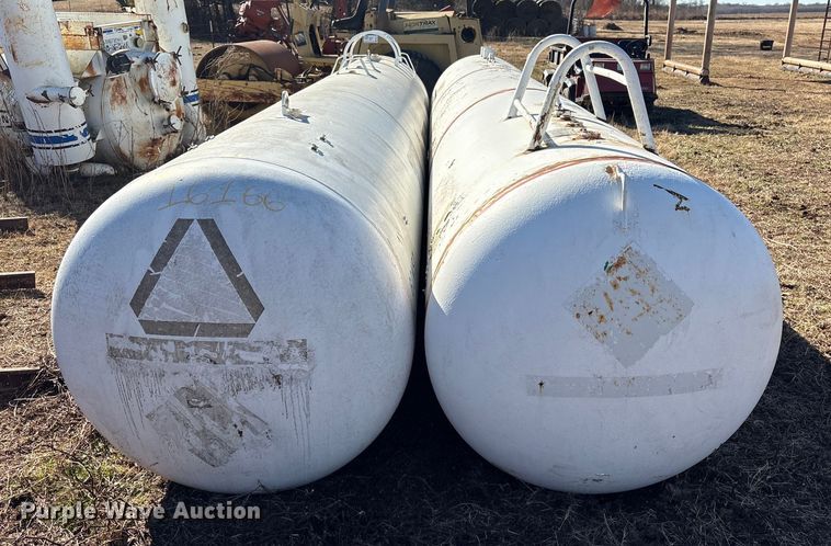 image for item FI0130 (2) anhydrous tanks
