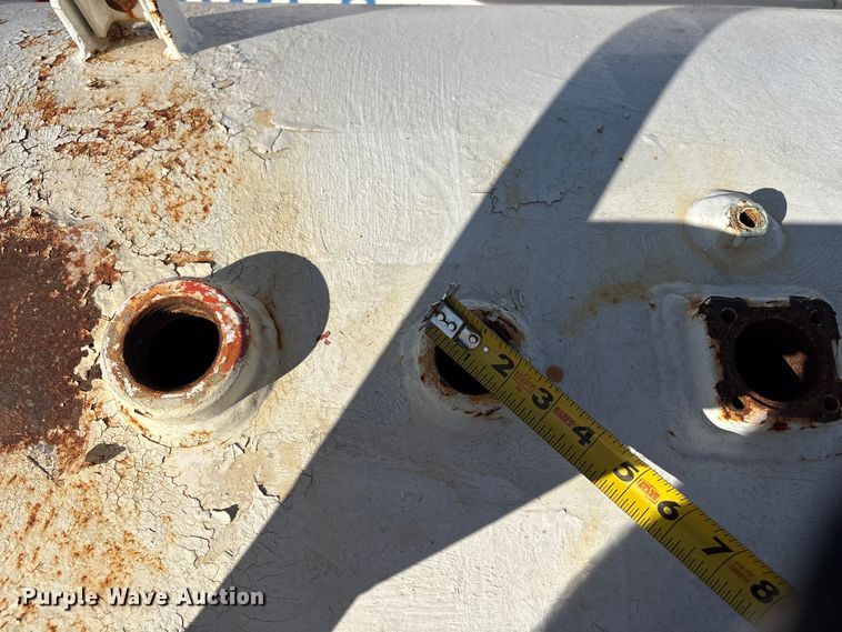 image for item FI0130 (2) anhydrous tanks