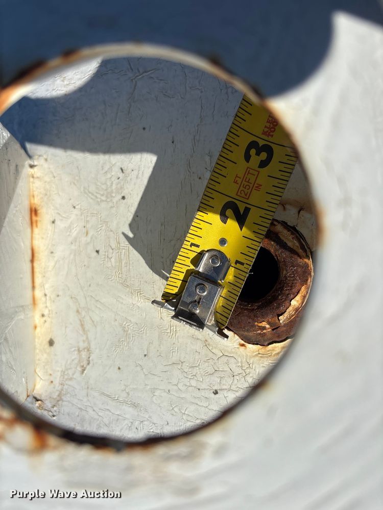 image for item FI0130 (2) anhydrous tanks