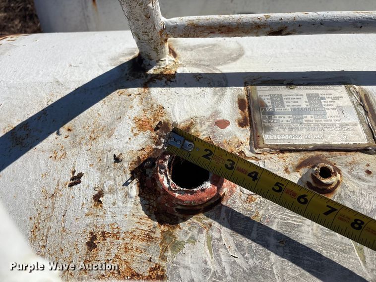 image for item FI0130 (2) anhydrous tanks