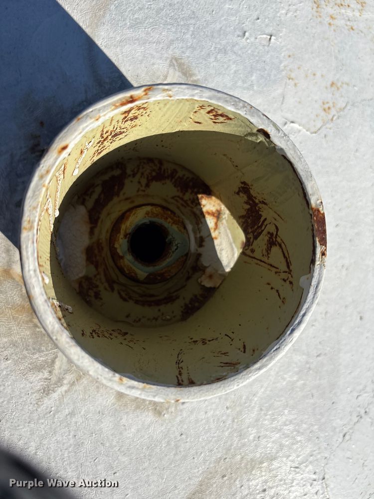 image for item FI0130 (2) anhydrous tanks