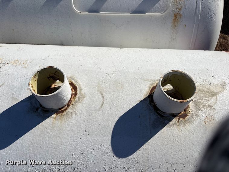 image for item FI0130 (2) anhydrous tanks