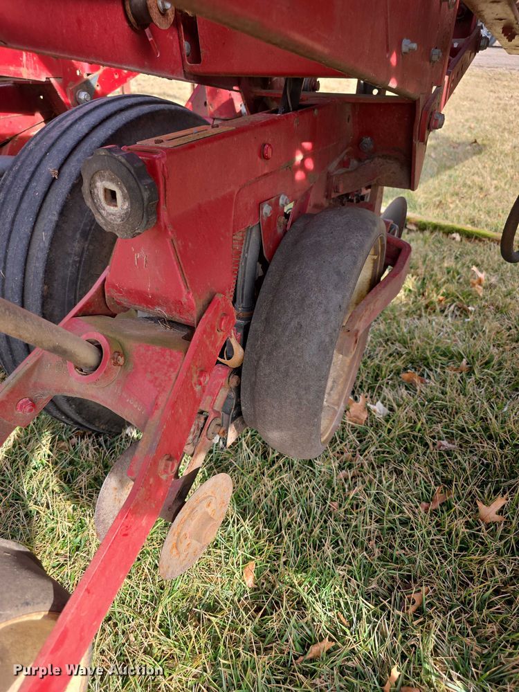 image for item FI0795 International Harvester 800 Cyclo Air air seeder