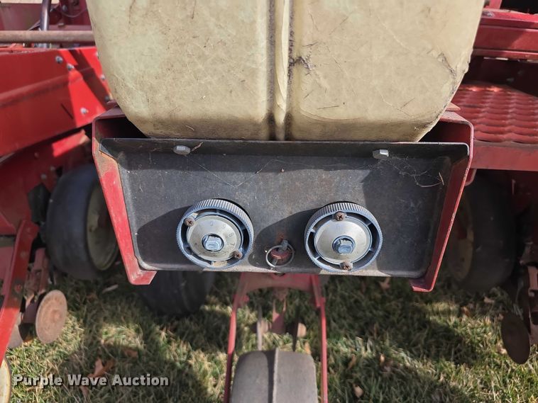 image for item FI0795 International Harvester 800 Cyclo Air air seeder