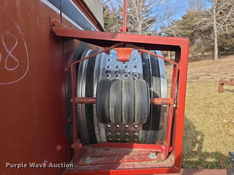 image for item FI0795 International Harvester 800 Cyclo Air air seeder