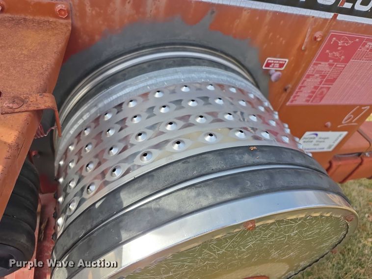 image for item FI0795 International Harvester 800 Cyclo Air air seeder