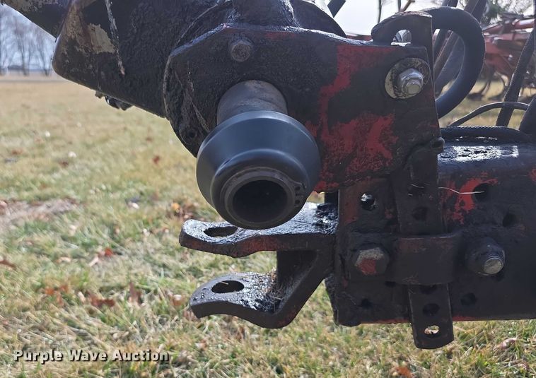 image for item FI0795 International Harvester 800 Cyclo Air air seeder