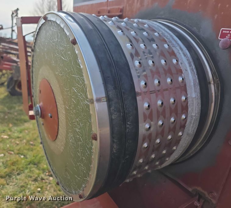 image for item FI0795 International Harvester 800 Cyclo Air air seeder