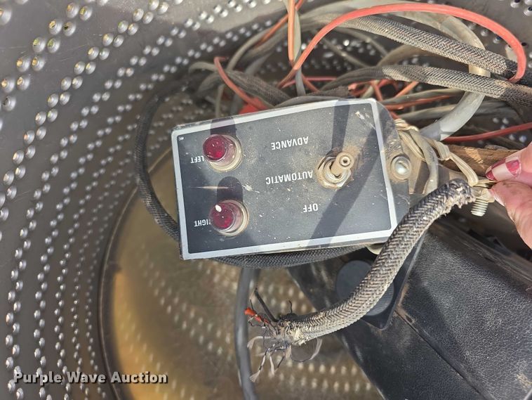 image for item FI0795 International Harvester 800 Cyclo Air air seeder