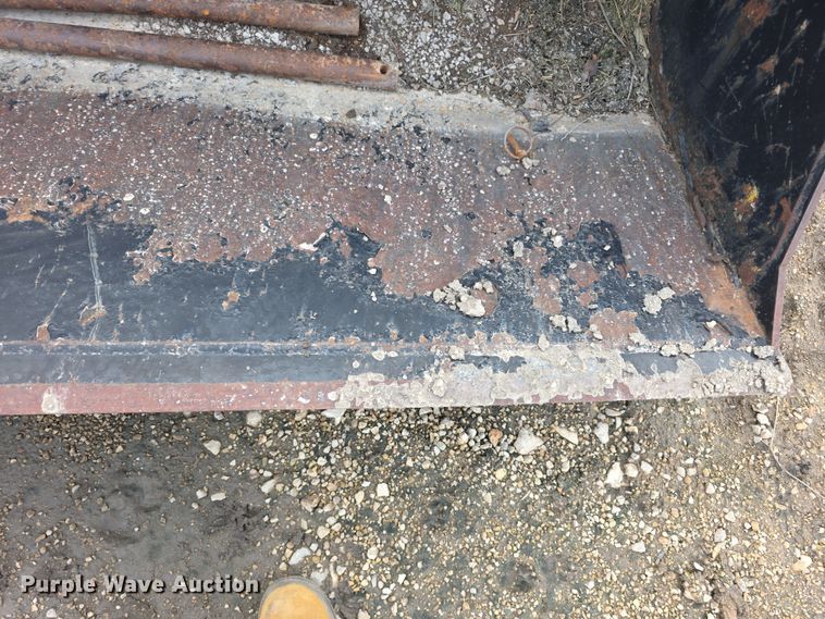 image for item FI0883 QT 7400 Tractor Loader  loader