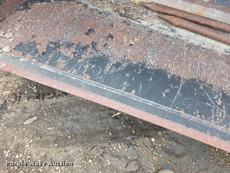 image for item FI0883 QT 7400 Tractor Loader  loader