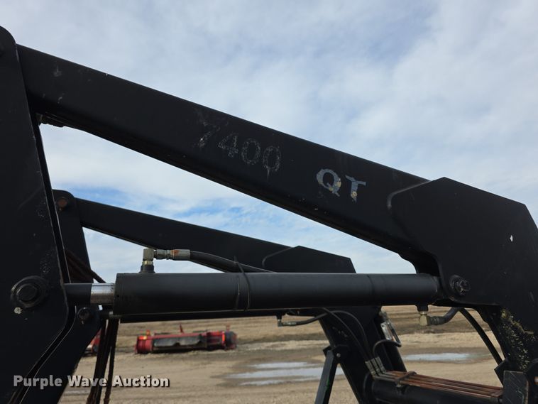 image for item FI0883 QT 7400 Tractor Loader  loader