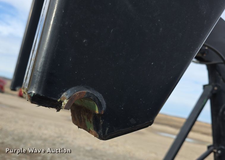 image for item FI0883 QT 7400 Tractor Loader  loader