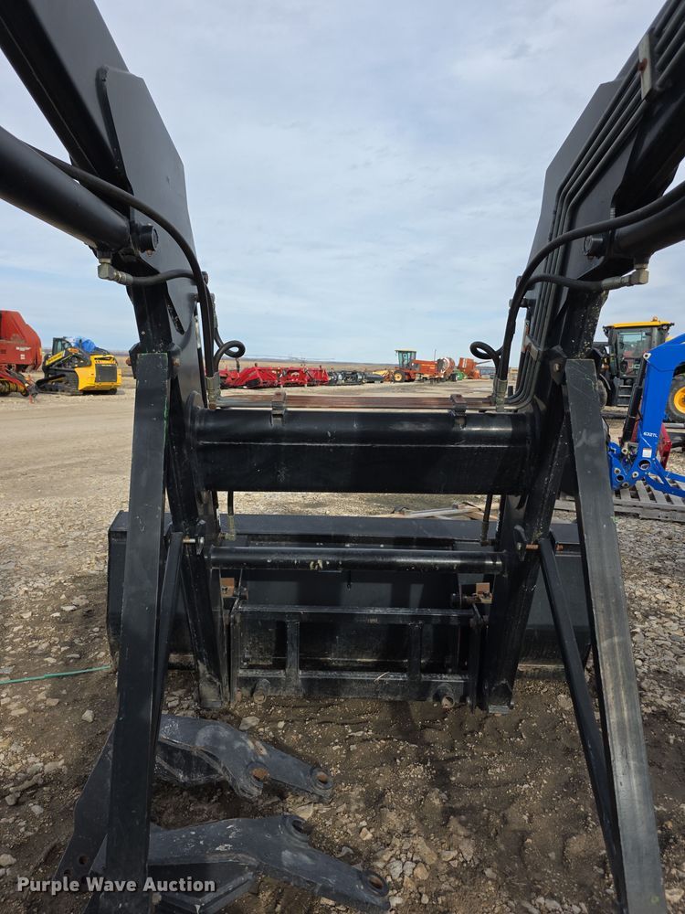 image for item FI0883 QT 7400 Tractor Loader  loader