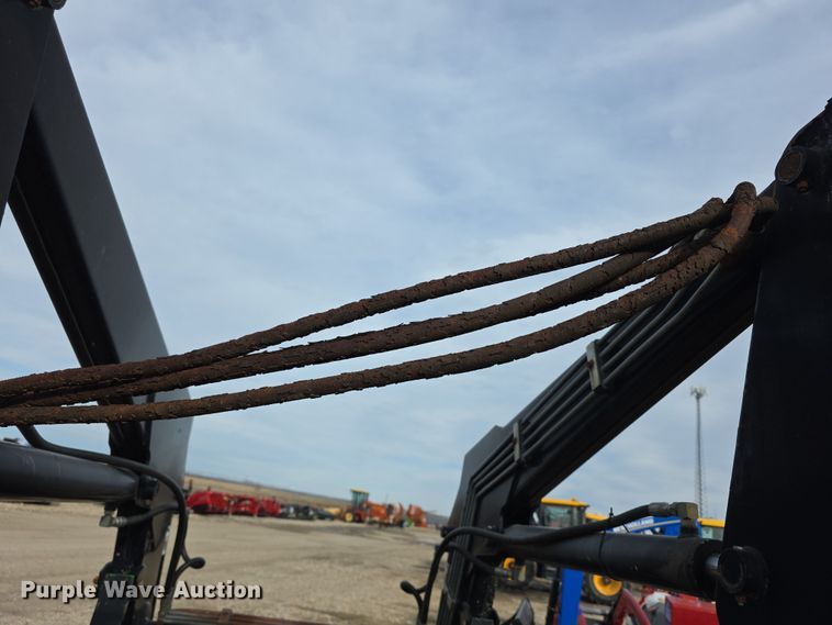 image for item FI0883 QT 7400 Tractor Loader  loader